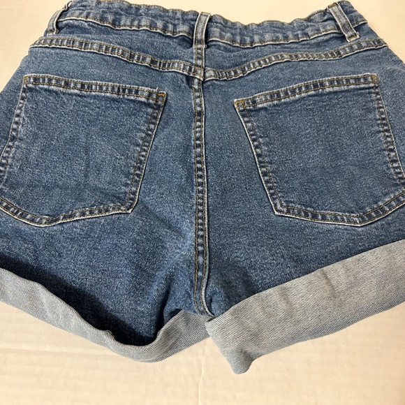 Cotton On High Rise stretch jean shorts, size 8 - Picture 3 of 3